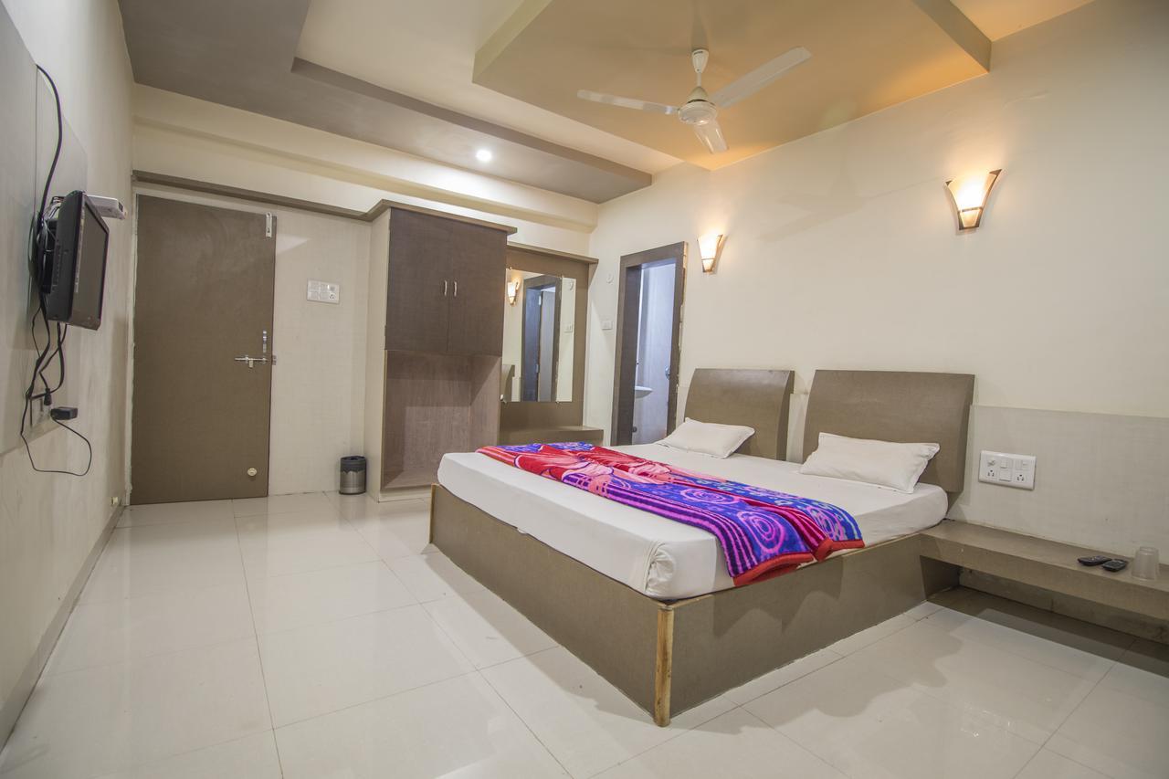 约吉拉赫宫殿酒店 Shegaon 外观 照片