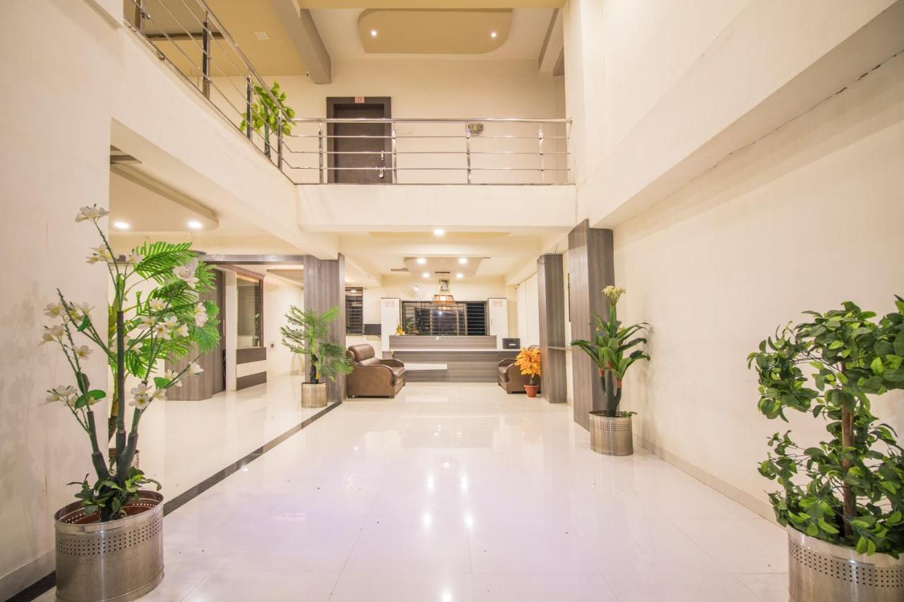 约吉拉赫宫殿酒店 Shegaon 外观 照片